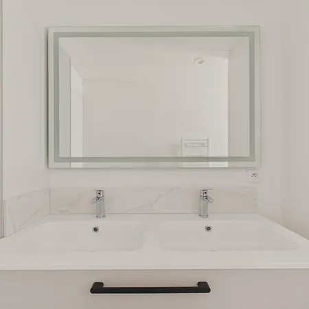 Chalet Avec Piscine Pour 4 Adultes-2 Enfants *