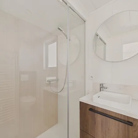 Avec Piscine Pour 4 Adultes-2 Enfants Chalet