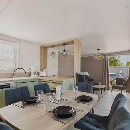 Chalé Chalet 6 Pers Avec Piscine Proche Plage (Adults Only) *
