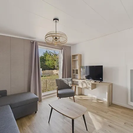 Chalet 6 Pers Avec Piscine Proche Plage (Adults Only) Chalé *