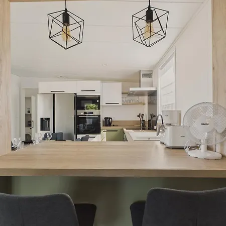 Avec Piscine Pour 4 Adultes-2 Enfants