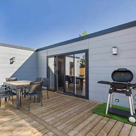 Chalet 6 Pers Avec Piscine Proche Plage (Adults Only)