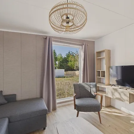 Chalet 6 Pers Avec Piscine Proche Plage (Adults Only) Chalé *
